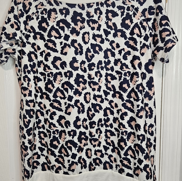 Cute Leopard Print T-Shirt - Picture 2 of 6